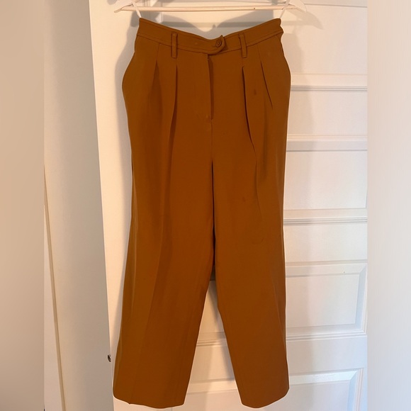 Aritzia babaton ochre trouser. - Picture 1 of 3